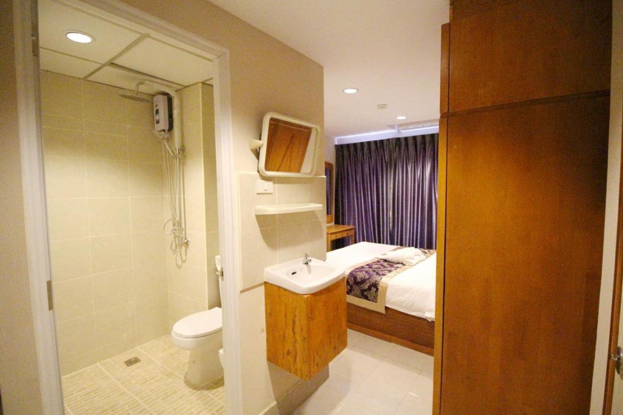 Lee Place Phatthanakan Condo Bangkok Exteriör bild