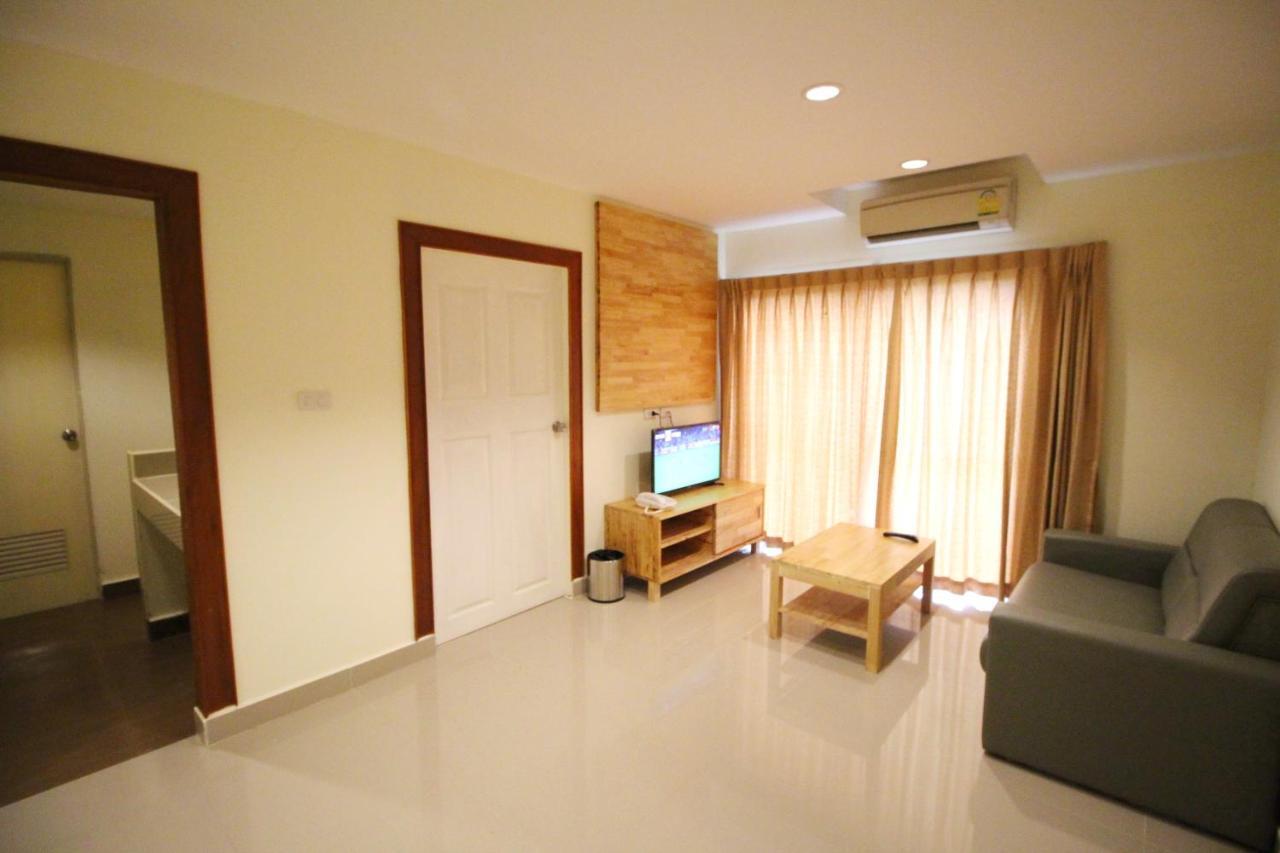 Lee Place Phatthanakan Condo Bangkok Exteriör bild