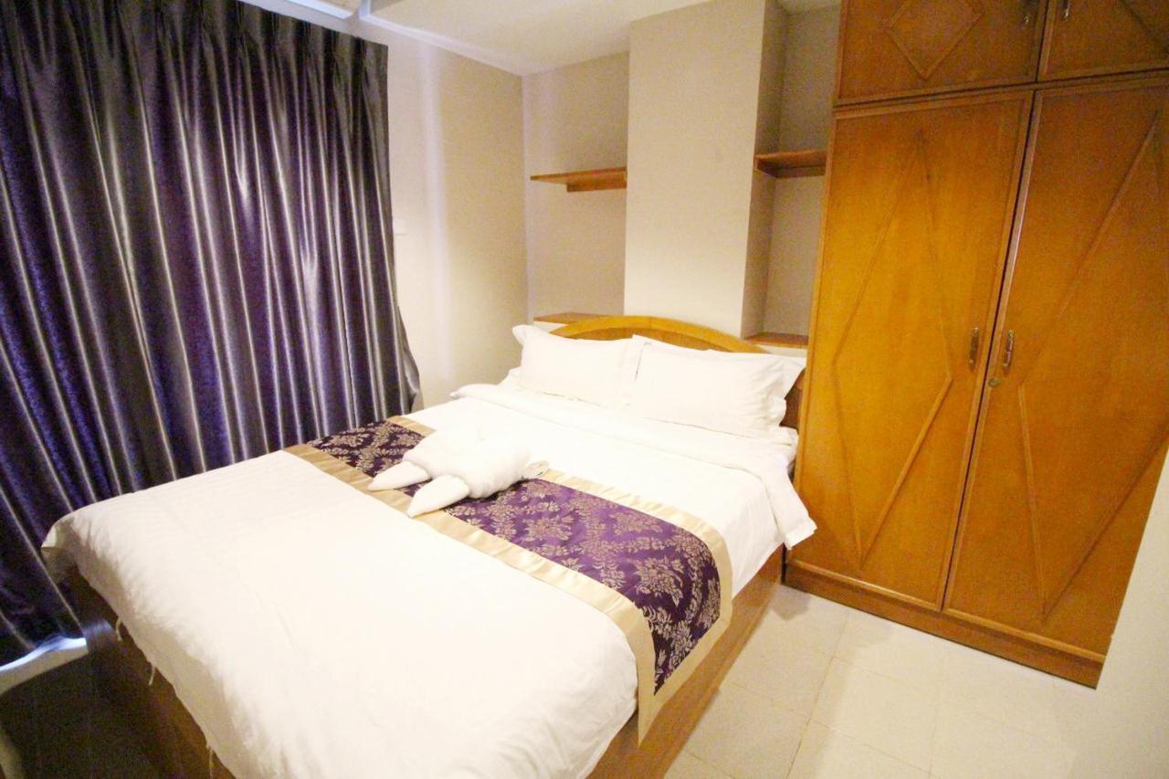 Lee Place Phatthanakan Condo Bangkok Exteriör bild
