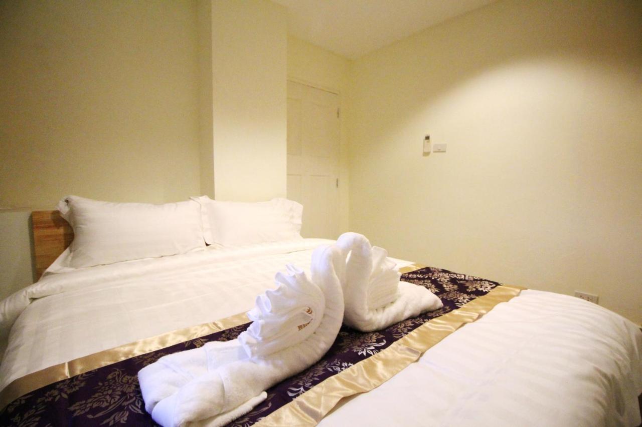 Lee Place Phatthanakan Condo Bangkok Exteriör bild