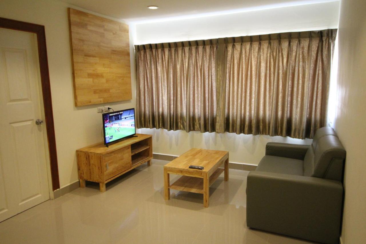 Lee Place Phatthanakan Condo Bangkok Exteriör bild