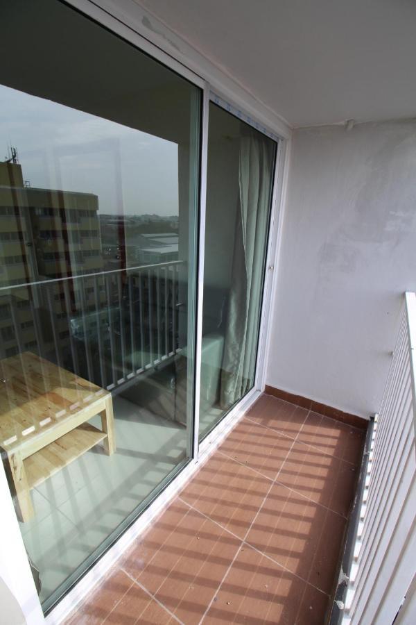 Lee Place Phatthanakan Condo Bangkok Exteriör bild